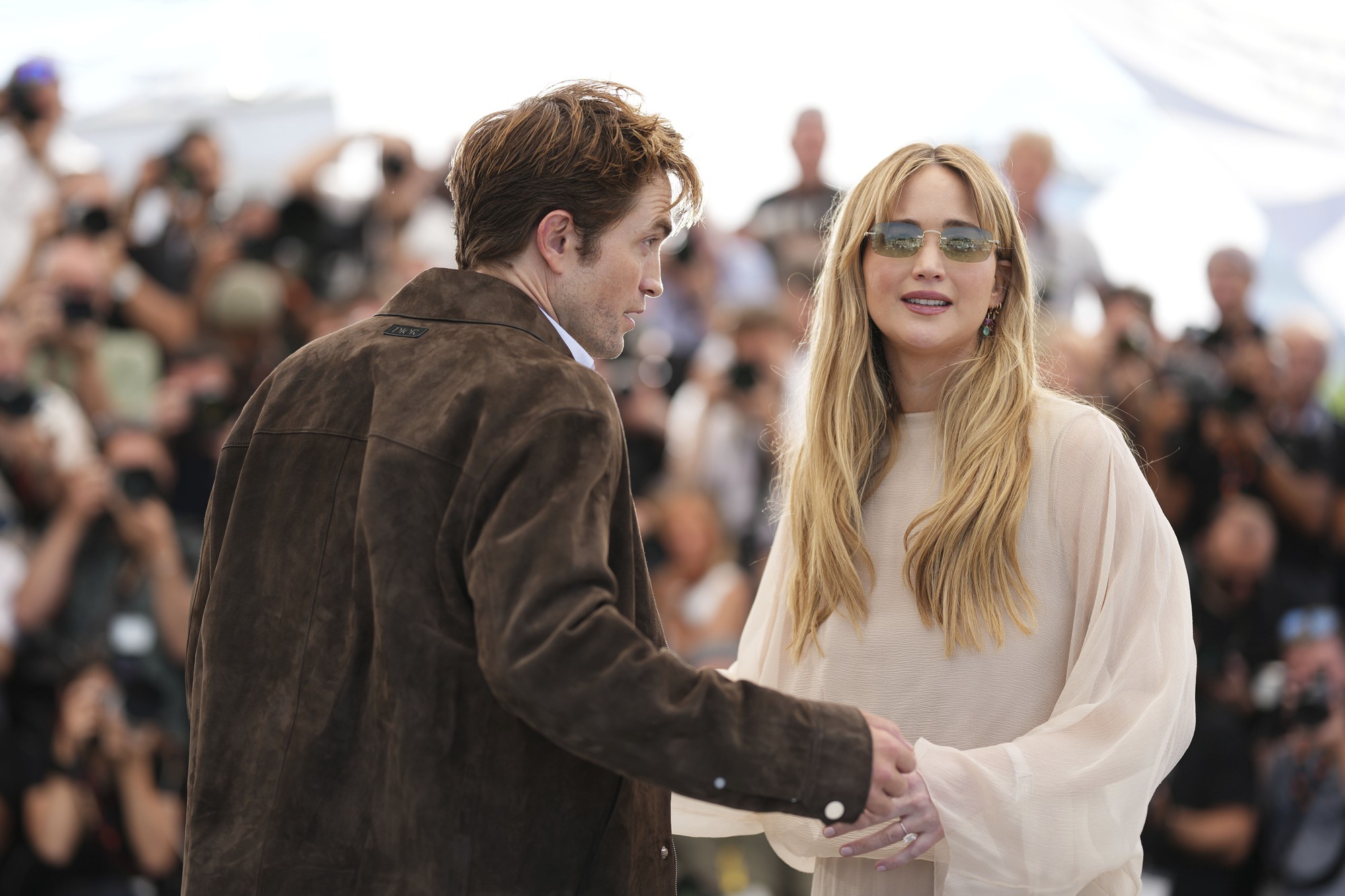 Jennifer Lawrence cảm thấy như người ngoài hành tinh khi mới làm mẹ - Ảnh 2. Jennifer Lawrence cảm thấy như người ngoài hành tinh khi mới làm mẹ - Ảnh 2.