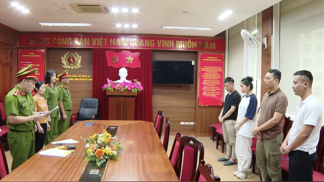 "Ông trùm giấu mặt" Lê Thành Công cùng hoa hậu Thùy Tiên tham gia nhiều công ty là ai? - Ảnh 1. "Ông trùm giấu mặt" Lê Thành Công cùng hoa hậu Thùy Tiên tham gia nhiều công ty là ai? - Ảnh 1.