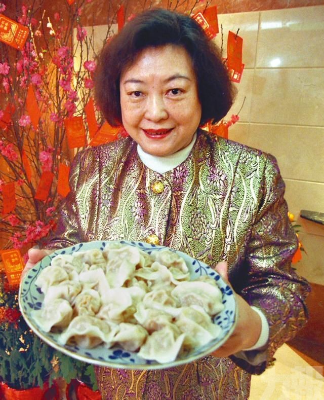 Năm 1977, 1 người phụ nữ tay trắng bị phụ bạc, 20 năm sau, bà khiến chồng cũ "tiếc nuối khôn nguôi": Thành công nhờ 1 quý nhân đặc biệt - Ảnh 4. Năm 1977, 1 người phụ nữ tay trắng bị phụ bạc, 20 năm sau, bà khiến chồng cũ "tiếc nuối khôn nguôi": Thành công nhờ 1 quý nhân đặc biệt - Ảnh 4.