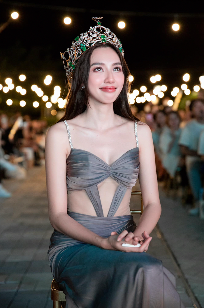 Hoa hậu Thuỳ Tiên vướng vòng lao lý: Phản ứng của công ty Sen Vàng thế nào?- Ảnh 1. Hoa hậu Thuỳ Tiên vướng vòng lao lý: Phản ứng của công ty Sen Vàng thế nào?- Ảnh 1.