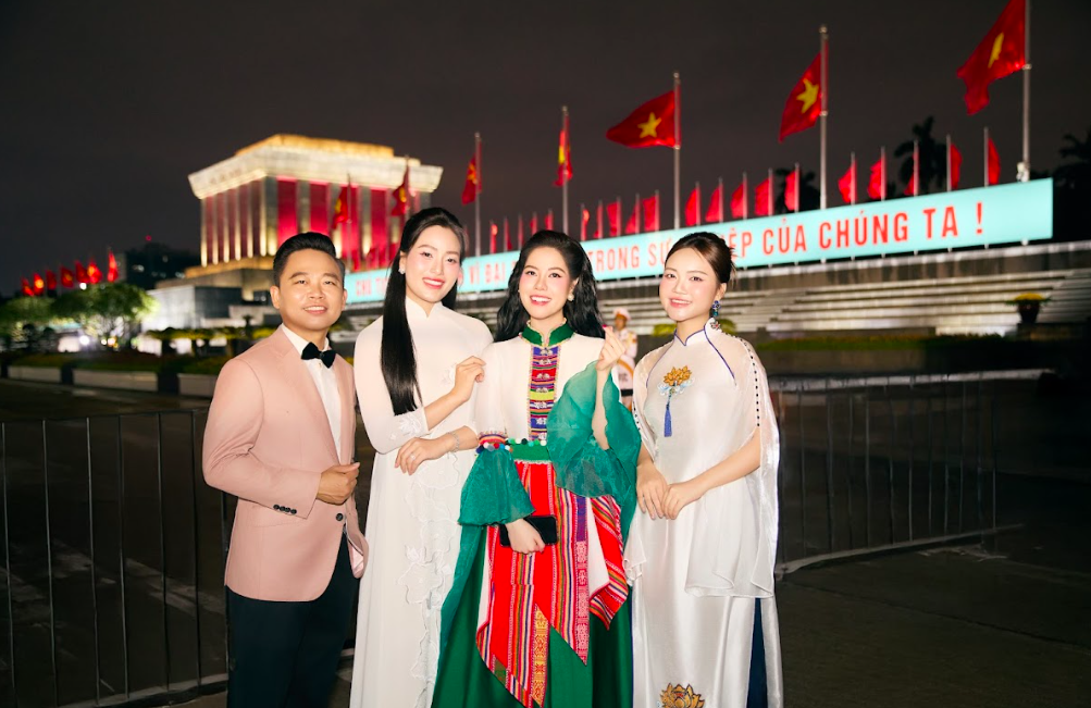 Sao Mai Huyền Trang gây xúc động mạnh trong đêm nhạc mang ý nghĩa đặc biệt - Ảnh 1. Sao Mai Huyền Trang gây xúc động mạnh trong đêm nhạc mang ý nghĩa đặc biệt - Ảnh 1.