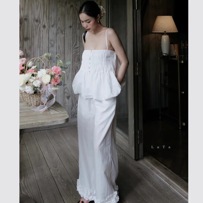Phong cách thanh thuần đầu hè: Làn gió mới đang khuấy đảo tủ đồ phái đẹp! - Ảnh 13. Phong cách thanh thuần đầu hè: Làn gió mới đang khuấy đảo tủ đồ phái đẹp! - Ảnh 13.