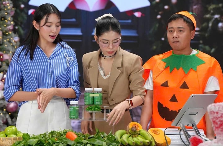 Kẹo Kera 'dính' lùm xùm, hoa hậu Thuỳ Tiên liền tìm cách 'lách' trách nhiệm - Ảnh 1. Kẹo Kera 'dính' lùm xùm, hoa hậu Thuỳ Tiên liền tìm cách 'lách' trách nhiệm - Ảnh 1.