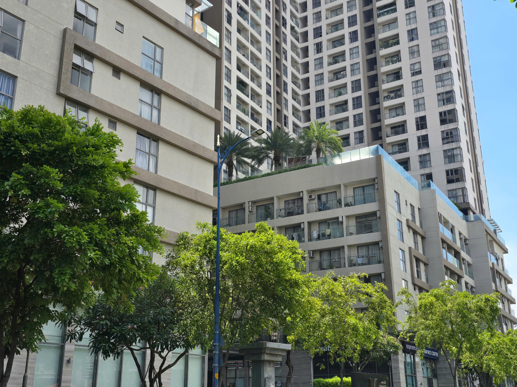 Bộ Công an khám xét nơi ở của hoa hậu Thùy Tiên - Ảnh 1. Bộ Công an khám xét nơi ở của hoa hậu Thùy Tiên - Ảnh 1.