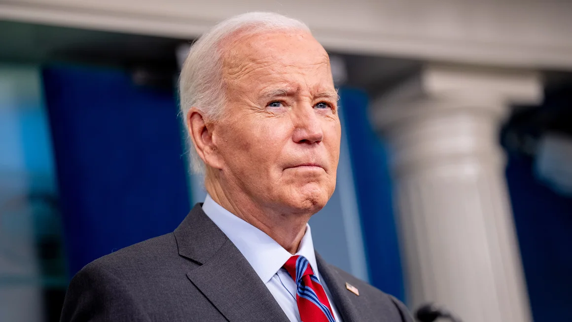 Được chăm sóc y tế 24/7, vì sao cựu Tổng thống Biden chỉ phát hiện ung thư ở giai đoạn cuối? - Ảnh 1. Được chăm sóc y tế 24/7, vì sao cựu Tổng thống Biden chỉ phát hiện ung thư ở giai đoạn cuối? - Ảnh 1.