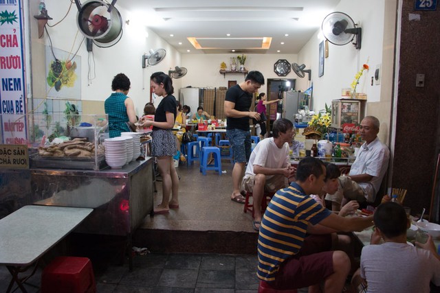 hanoi-food-guide-3-1747725320243-1747725320444823172985-1747813034141-1747813034225465216706.jpg