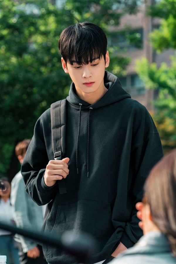 hoa-ra-cha-eun-woo-la-mau-chot-quan-trong-tao-nen-thanh-cong-cua-657e4f-17477088733751280879439-1747795258394-17477952585702037180434.jpg