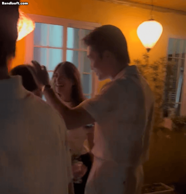 honeycam-2025-05-21-12-13-06-1747808601161-17478086072051212684273.gif