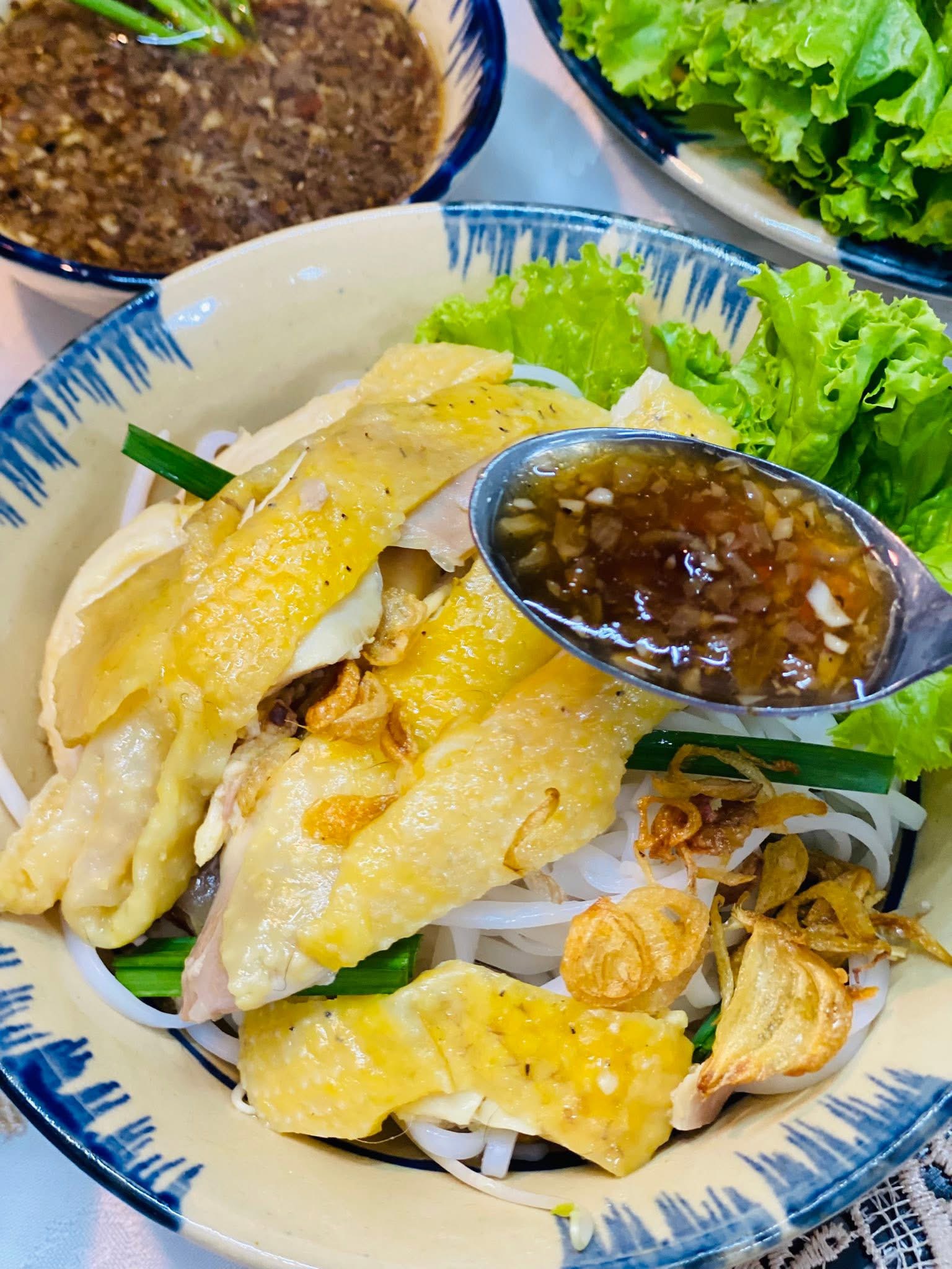 Hủ tiếu gà trộn khô – Món ngon “Gây nghiện” ngay tại nhà - Ảnh 2. Hủ tiếu gà trộn khô – Món ngon “Gây nghiện” ngay tại nhà - Ảnh 2.