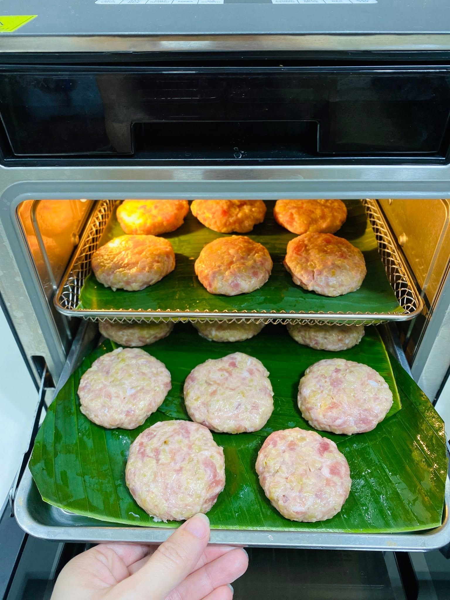 Mang cả Hà Nội về gian bếp với công thức chả cốm chuẩn vị - Ảnh 4. Mang cả Hà Nội về gian bếp với công thức chả cốm chuẩn vị - Ảnh 4.