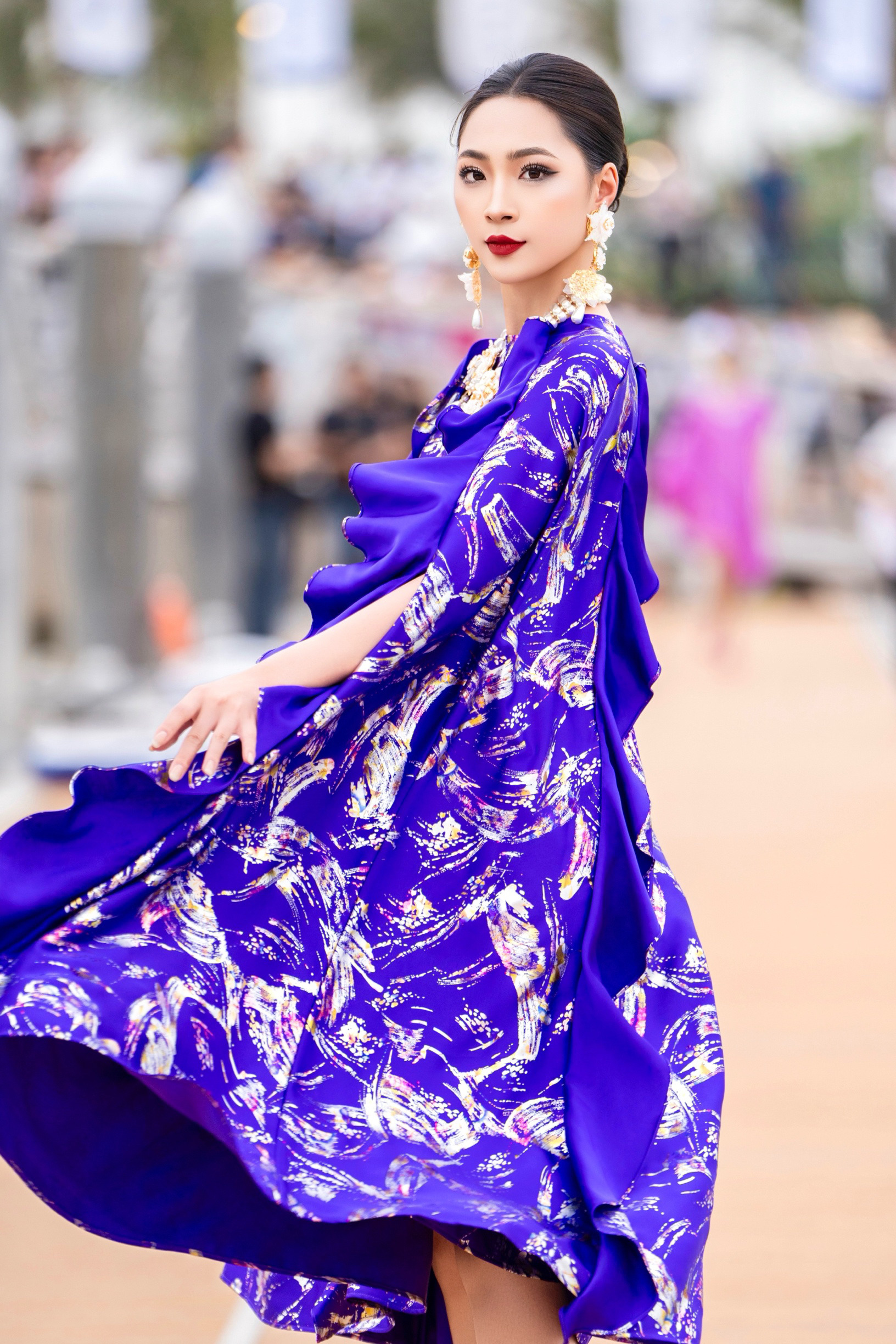 Bất ngờ với sắc v&oacute;c của người đẹp Hồ Lệ Thu ở tuổi ngo&agrave;i 50 - Ảnh 6.