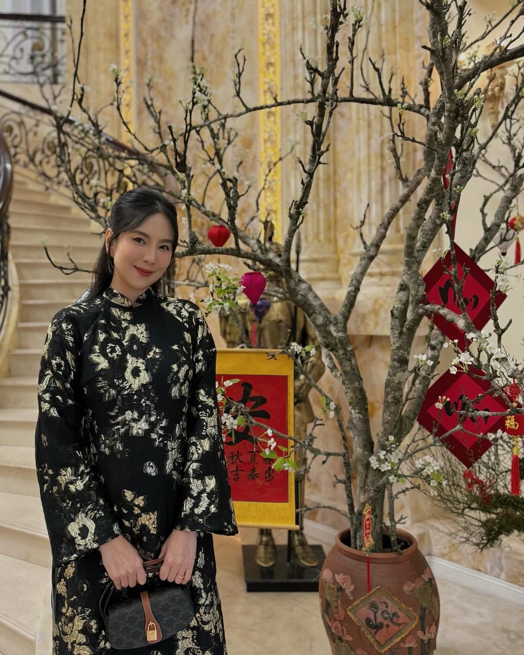 Mai Ngọc diện mãi 1 item vẫn đẹp xuất sắc từ lúc bầu bí tới sau khi sinh nở - Ảnh 5. Mai Ngọc diện mãi 1 item vẫn đẹp xuất sắc từ lúc bầu bí tới sau khi sinh nở - Ảnh 5.
