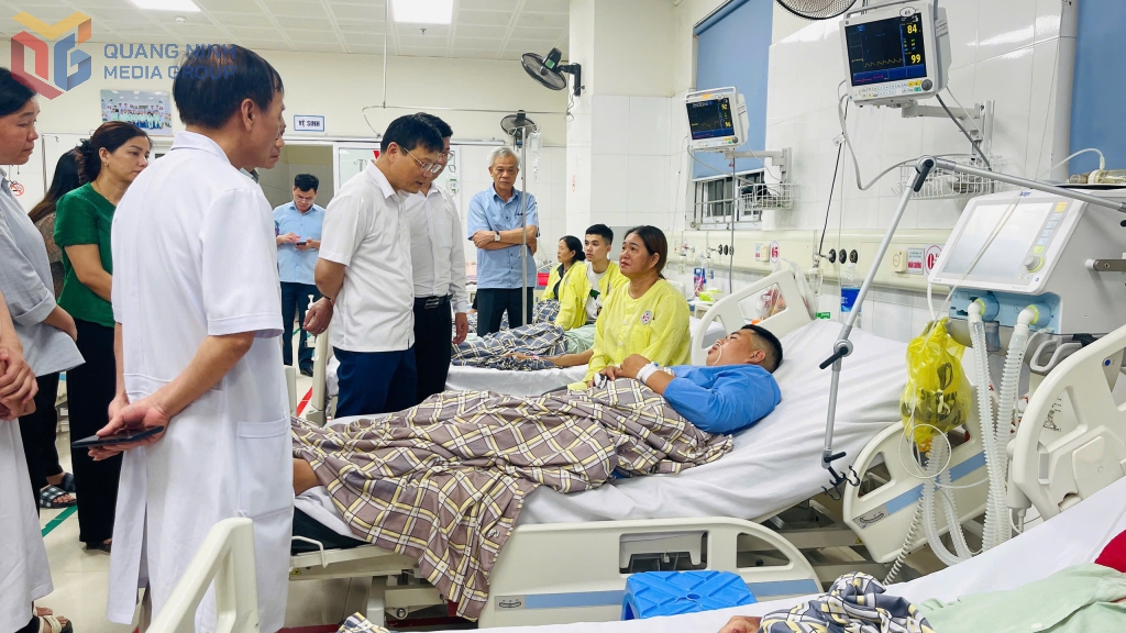7 học sinh bị lũ cuốn: Hơn 1000 nhân lực, thợ lặn chuyên nghiệp chạy đua với thời gian tìm kiếm nạn nhân- Ảnh 7. 7 học sinh bị lũ cuốn: Hơn 1000 nhân lực, thợ lặn chuyên nghiệp chạy đua với thời gian tìm kiếm nạn nhân- Ảnh 7.