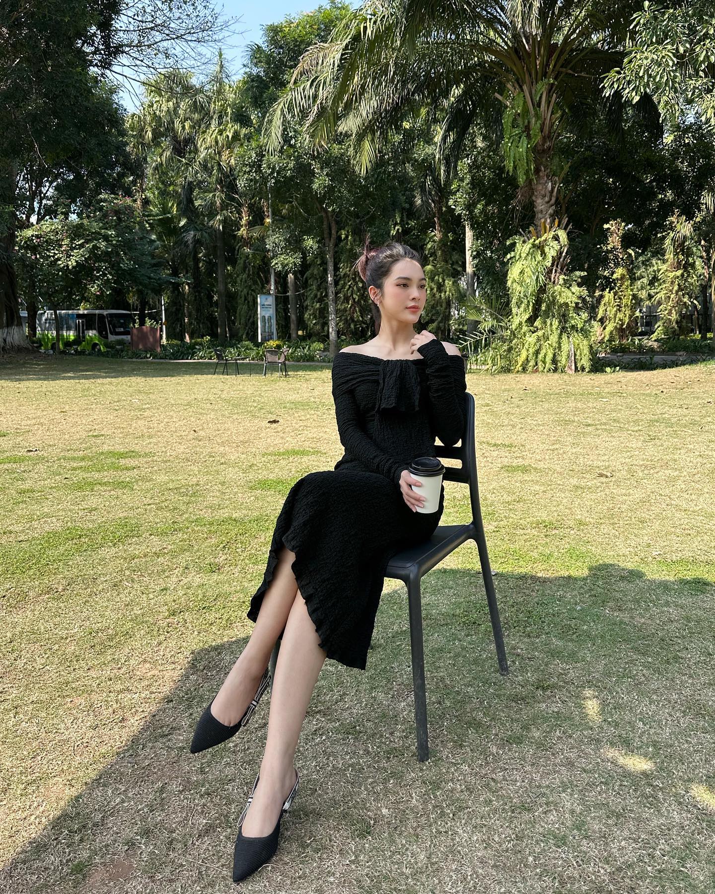Hóa ra Quỳnh Lương có style diện váy rất đẹp, ai thích lên đồ màu trung tính càng nên tham khảo - Ảnh 5. Hóa ra Quỳnh Lương có style diện váy rất đẹp, ai thích lên đồ màu trung tính càng nên tham khảo - Ảnh 5.