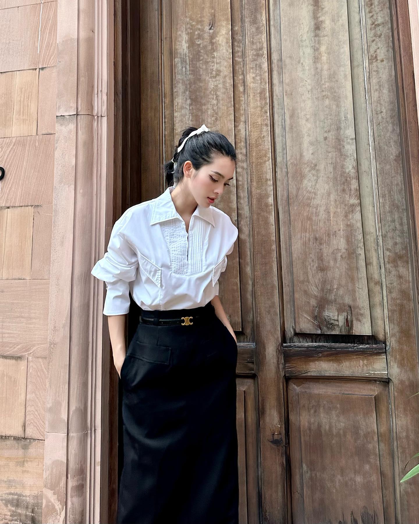 Hóa ra Quỳnh Lương có style diện váy rất đẹp, ai thích lên đồ màu trung tính càng nên tham khảo - Ảnh 2. Hóa ra Quỳnh Lương có style diện váy rất đẹp, ai thích lên đồ màu trung tính càng nên tham khảo - Ảnh 2.