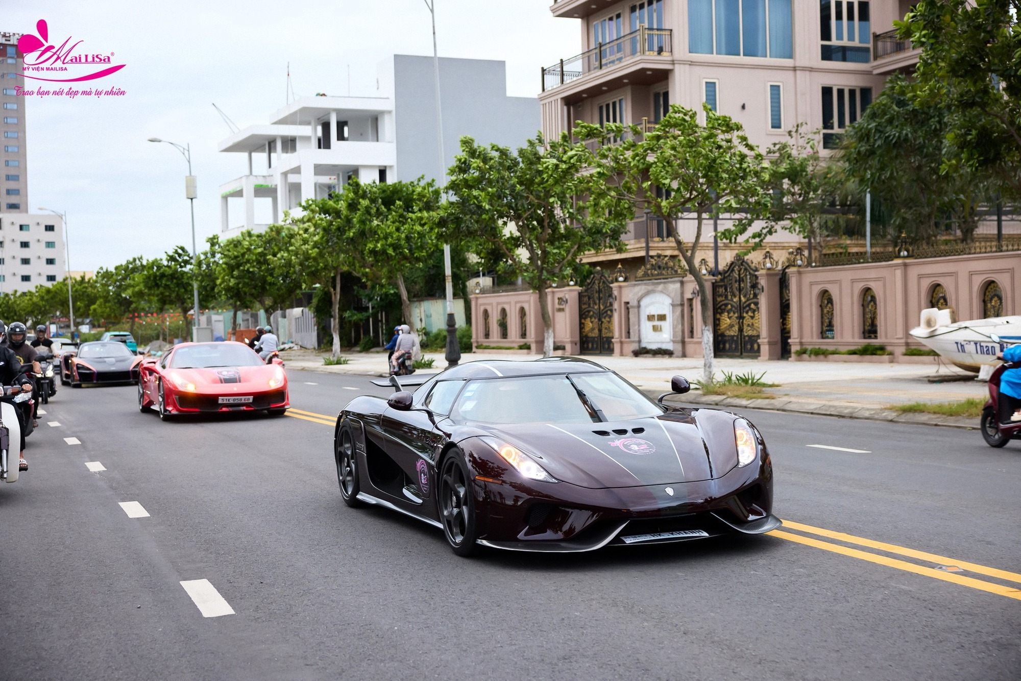 Đại gia Hoàng Kim Khánh lại mang Koenigsegg Regera đi 'chạy show' ở Lâm Đồng, lần này còn làm điều chưa từng có - Ảnh 3. Đại gia Hoàng Kim Khánh lại mang Koenigsegg Regera đi 'chạy show' ở Lâm Đồng, lần này còn làm điều chưa từng có - Ảnh 3.
