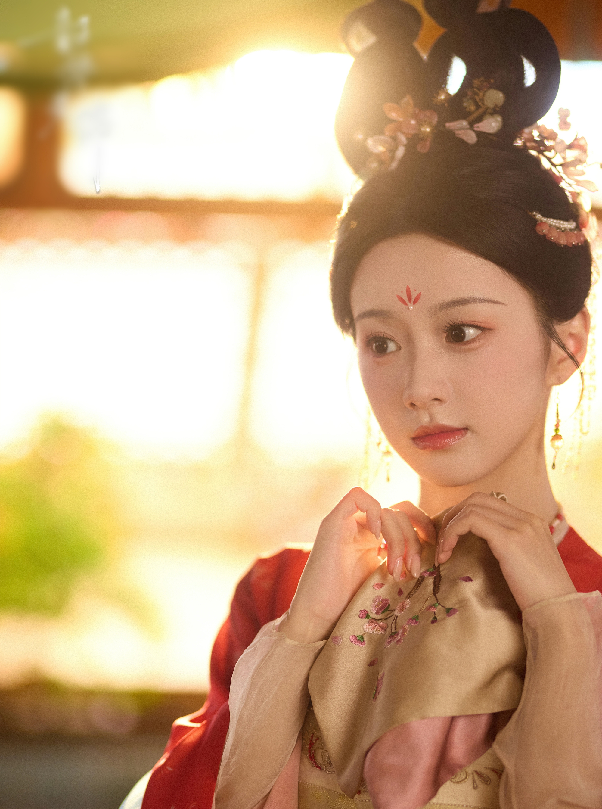 Phim Trung Quốc quá hay xứng đáng nổi tiếng hơn: Nam chính đẹp trai xuất chúng, nữ chính đúng chuẩn xé tranh bước ra - Ảnh 4. Phim Trung Quốc quá hay xứng đáng nổi tiếng hơn: Nam chính đẹp trai xuất chúng, nữ chính đúng chuẩn xé tranh bước ra - Ảnh 4.