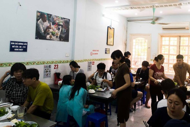 bun-cha-obama-in-hanoi-vietnam-1747880972208-17478809724481788766257-1747898321233-17478983213211736495085.jpg