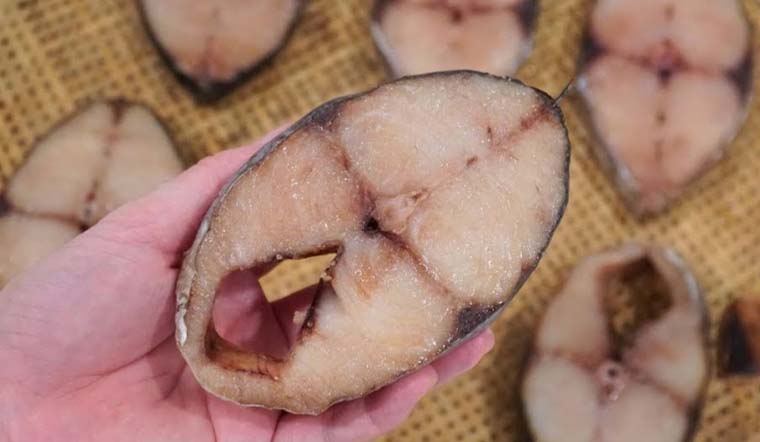 Mua gì ở Hạ Long – Cô Tô? 7 đặc sản ngon dễ mang về làm quà, không sợ tanh – nặng – bị hớ - Ảnh 3. Mua gì ở Hạ Long – Cô Tô? 7 đặc sản ngon dễ mang về làm quà, không sợ tanh – nặng – bị hớ - Ảnh 3.