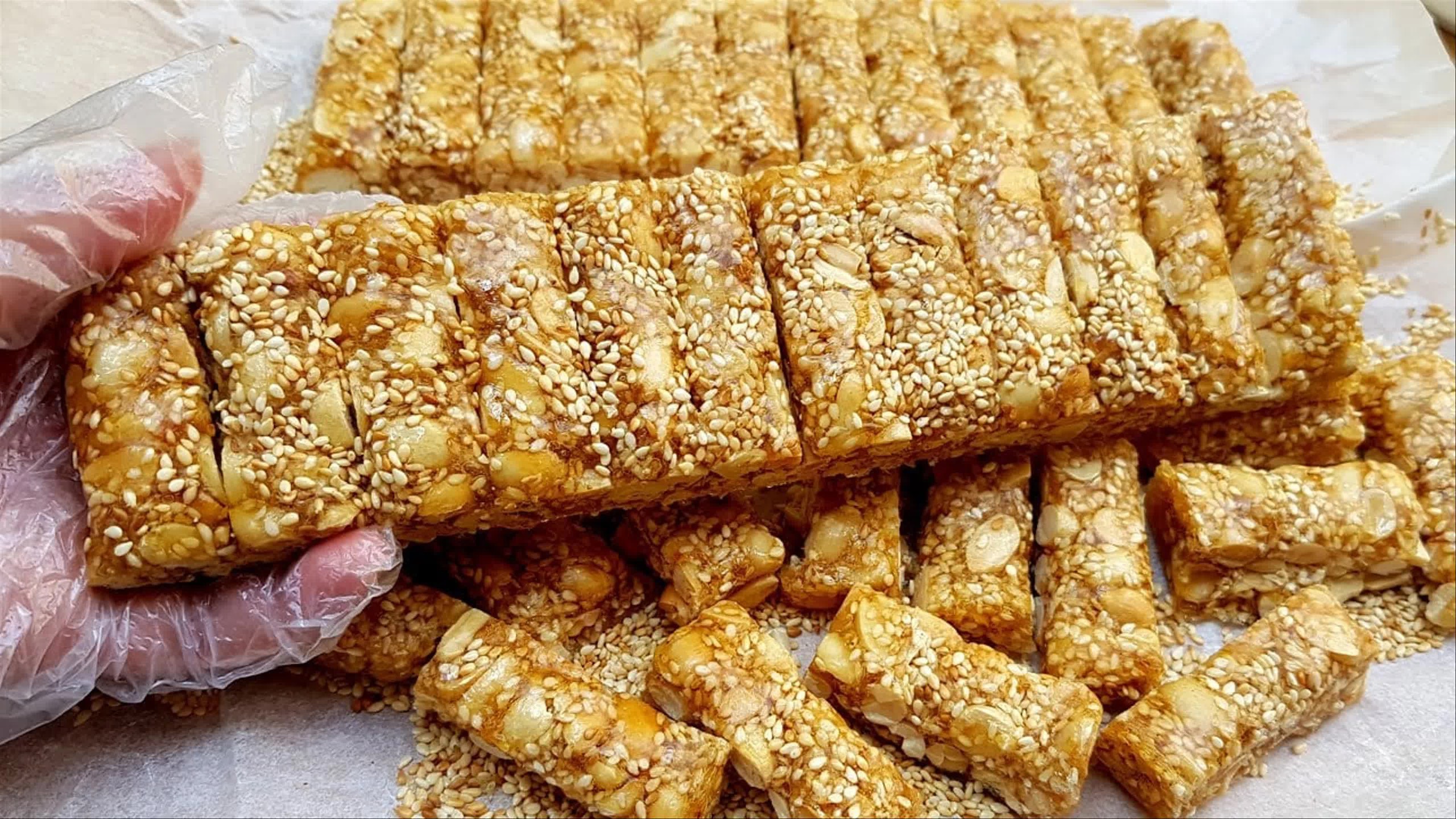 Mua gì ở Hạ Long – Cô Tô? 7 đặc sản ngon dễ mang về làm quà, không sợ tanh – nặng – bị hớ - Ảnh 5. Mua gì ở Hạ Long – Cô Tô? 7 đặc sản ngon dễ mang về làm quà, không sợ tanh – nặng – bị hớ - Ảnh 5.