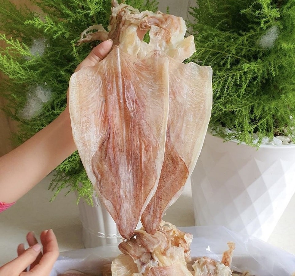 Mua gì ở Hạ Long – Cô Tô? 7 đặc sản ngon dễ mang về làm quà, không sợ tanh – nặng – bị hớ - Ảnh 2. Mua gì ở Hạ Long – Cô Tô? 7 đặc sản ngon dễ mang về làm quà, không sợ tanh – nặng – bị hớ - Ảnh 2.