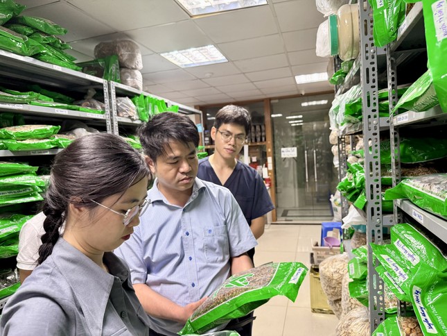 Bộ Y tế thành lập 15 tổ kiểm tra thuốc, mĩ phẩm, thực phẩm chức năng - Ảnh 3. Bộ Y tế thành lập 15 tổ kiểm tra thuốc, mĩ phẩm, thực phẩm chức năng - Ảnh 3.