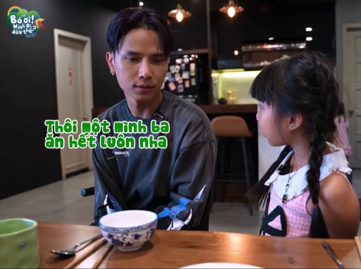 Cuộc nói chuyện của bố Neko Lê và "bình rượu": Ai mà nghĩ lúc ở bên con gái, nam rapper cá tính lại "biến" thành thế này!- Ảnh 4. Cuộc nói chuyện của bố Neko Lê và "bình rượu": Ai mà nghĩ lúc ở bên con gái, nam rapper cá tính lại "biến" thành thế này!- Ảnh 4.