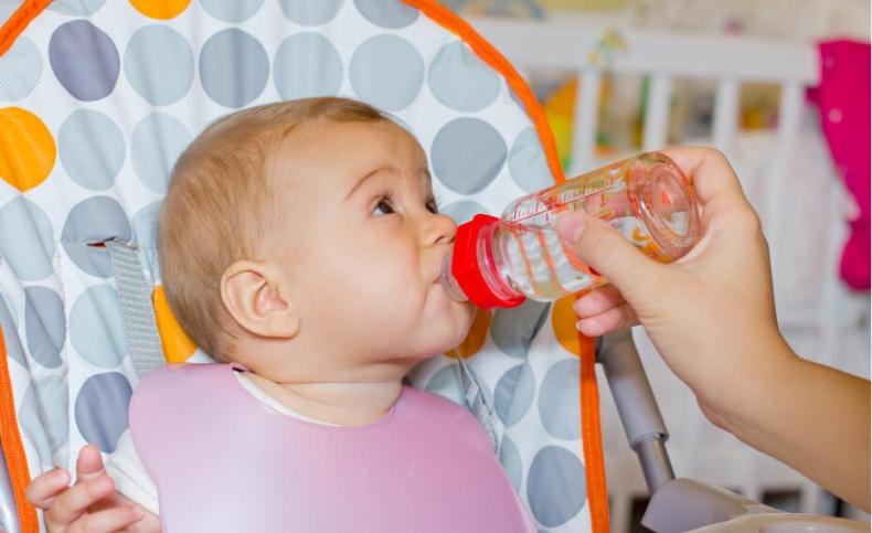 Con gái bị ngộ độc và cơn ác mộng đến từ việc rửa bình sữa: Tôi chỉ muốn đập nát hết tất cả bình sữa trong nhà- Ảnh 2. Con gái bị ngộ độc và cơn ác mộng đến từ việc rửa bình sữa: Tôi chỉ muốn đập nát hết tất cả bình sữa trong nhà- Ảnh 2.