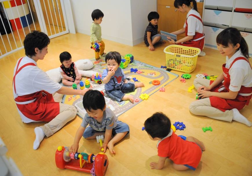 Có nên cho con đi trẻ sớm? Độ tuổi là nào phù hợp nhất để cho con đi trẻ?- Ảnh 1. Có nên cho con đi trẻ sớm? Độ tuổi là nào phù hợp nhất để cho con đi trẻ?- Ảnh 1.