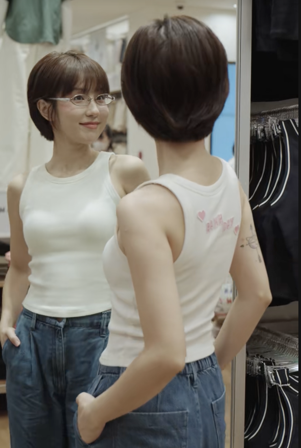 Tín đồ UNIQLO rinh về loạt outfit mặc đi “đu idol” hay đi làm đều xinh - Ảnh 2. Tín đồ UNIQLO rinh về loạt outfit mặc đi “đu idol” hay đi làm đều xinh - Ảnh 2.