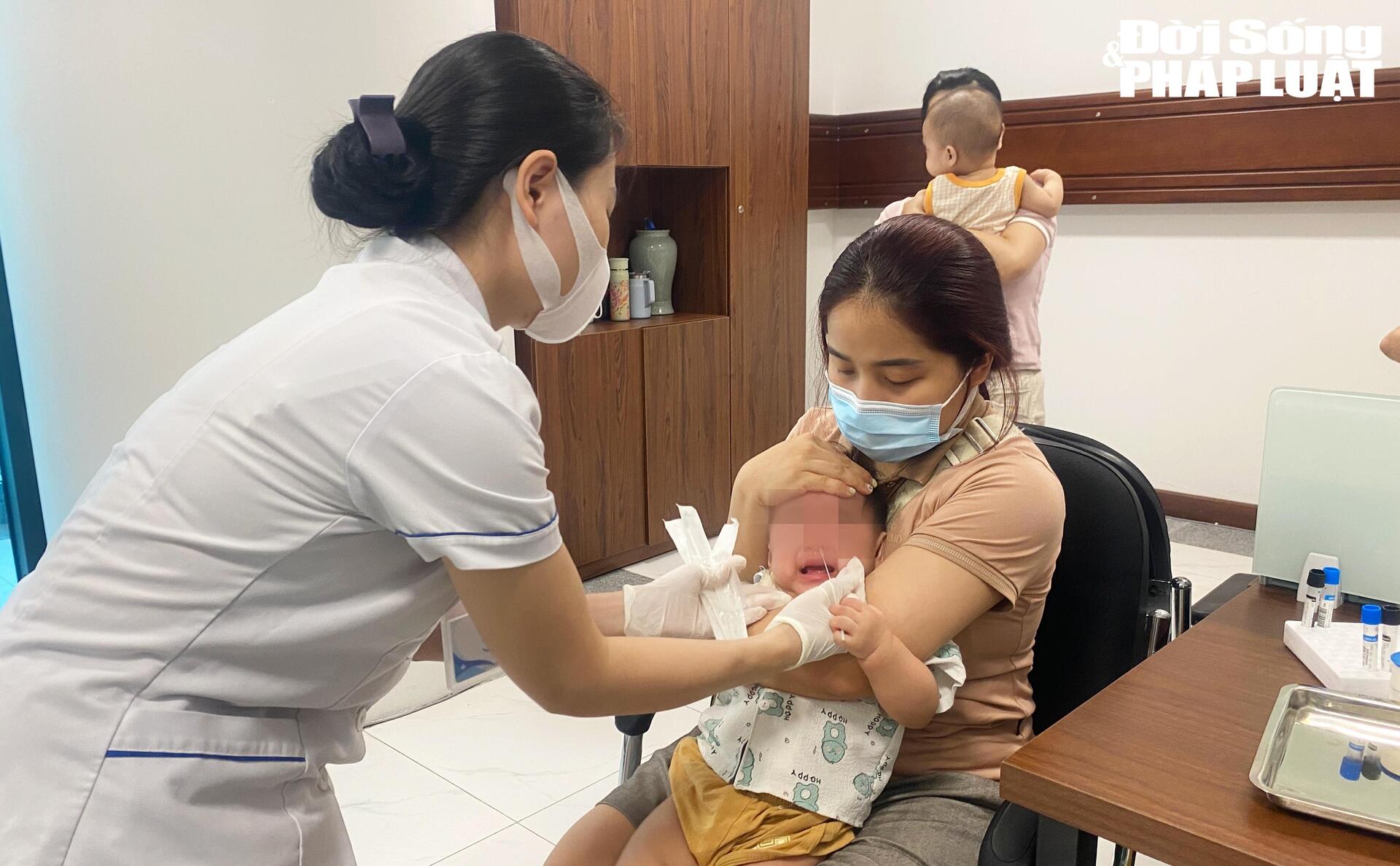 Nhiều trẻ nhập viện vì COVID-19 ở Hà Nội, các viện sẵn sàng ứng phó dịch - Ảnh 1. Nhiều trẻ nhập viện vì COVID-19 ở Hà Nội, các viện sẵn sàng ứng phó dịch - Ảnh 1.