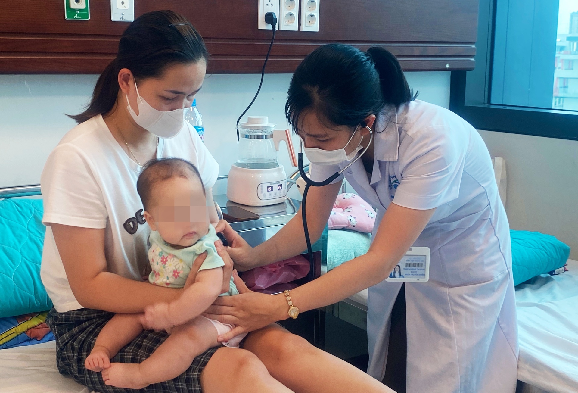 Nhiều trẻ nhập viện vì COVID-19 ở Hà Nội, các viện sẵn sàng ứng phó dịch - Ảnh 4. Nhiều trẻ nhập viện vì COVID-19 ở Hà Nội, các viện sẵn sàng ứng phó dịch - Ảnh 4.