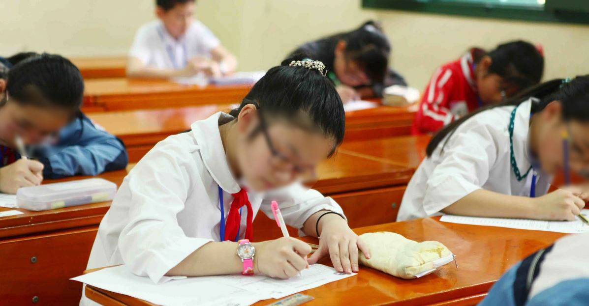 Phụ huynh nói thẳng: Nếu cha mẹ còn giữ tư duy này, dù các Bộ, ngành cải cách đến mấy thì trẻ vẫn gồng gánh áp lực học tập - Ảnh 1. Phụ huynh nói thẳng: Nếu cha mẹ còn giữ tư duy này, dù các Bộ, ngành cải cách đến mấy thì trẻ vẫn gồng gánh áp lực học tập - Ảnh 1.