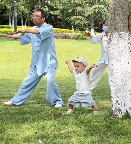 Đến hẹn lại lên, dân tình lại được dịp giải trí với những pha tấu hài cực mạnh khi Đến hẹn lại lên, dân tình lại được dịp giải trí với những pha tấu hài cực mạnh khi