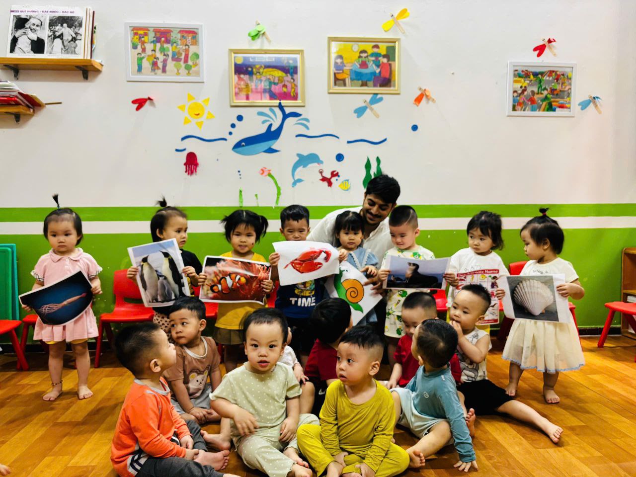 Có nên cho con đi trẻ sớm? Độ tuổi là nào phù hợp nhất để cho con đi trẻ?- Ảnh 2. Có nên cho con đi trẻ sớm? Độ tuổi là nào phù hợp nhất để cho con đi trẻ?- Ảnh 2.