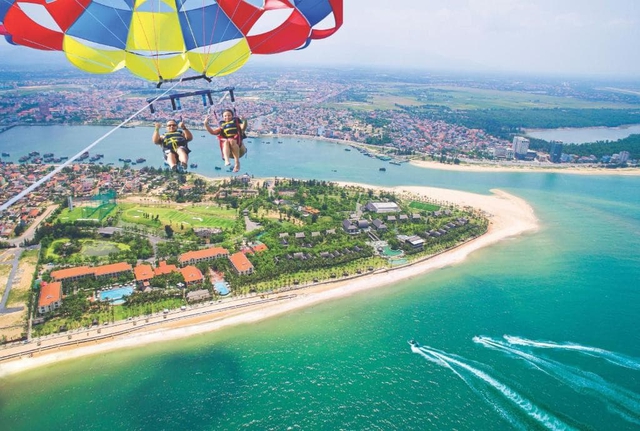 Bức ảnh nước biển "xanh như ngọc" khiến nhiều du khách trầm trồ: Không phải ở Nha Trang hay Phú Quốc - Ảnh 3. Bức ảnh nước biển "xanh như ngọc" khiến nhiều du khách trầm trồ: Không phải ở Nha Trang hay Phú Quốc - Ảnh 3.
