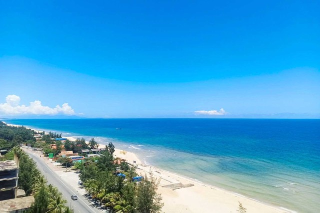 Bức ảnh nước biển "xanh như ngọc" khiến nhiều du khách trầm trồ: Không phải ở Nha Trang hay Phú Quốc - Ảnh 2. Bức ảnh nước biển "xanh như ngọc" khiến nhiều du khách trầm trồ: Không phải ở Nha Trang hay Phú Quốc - Ảnh 2.