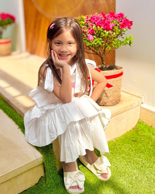 Một bình luận kém duyên dưới clip Hồ Ngọc Hà khoe con gái: Sao có thể phát ngôn như vậy với một đứa trẻ? - Ảnh 3. Một bình luận kém duyên dưới clip Hồ Ngọc Hà khoe con gái: Sao có thể phát ngôn như vậy với một đứa trẻ? - Ảnh 3.