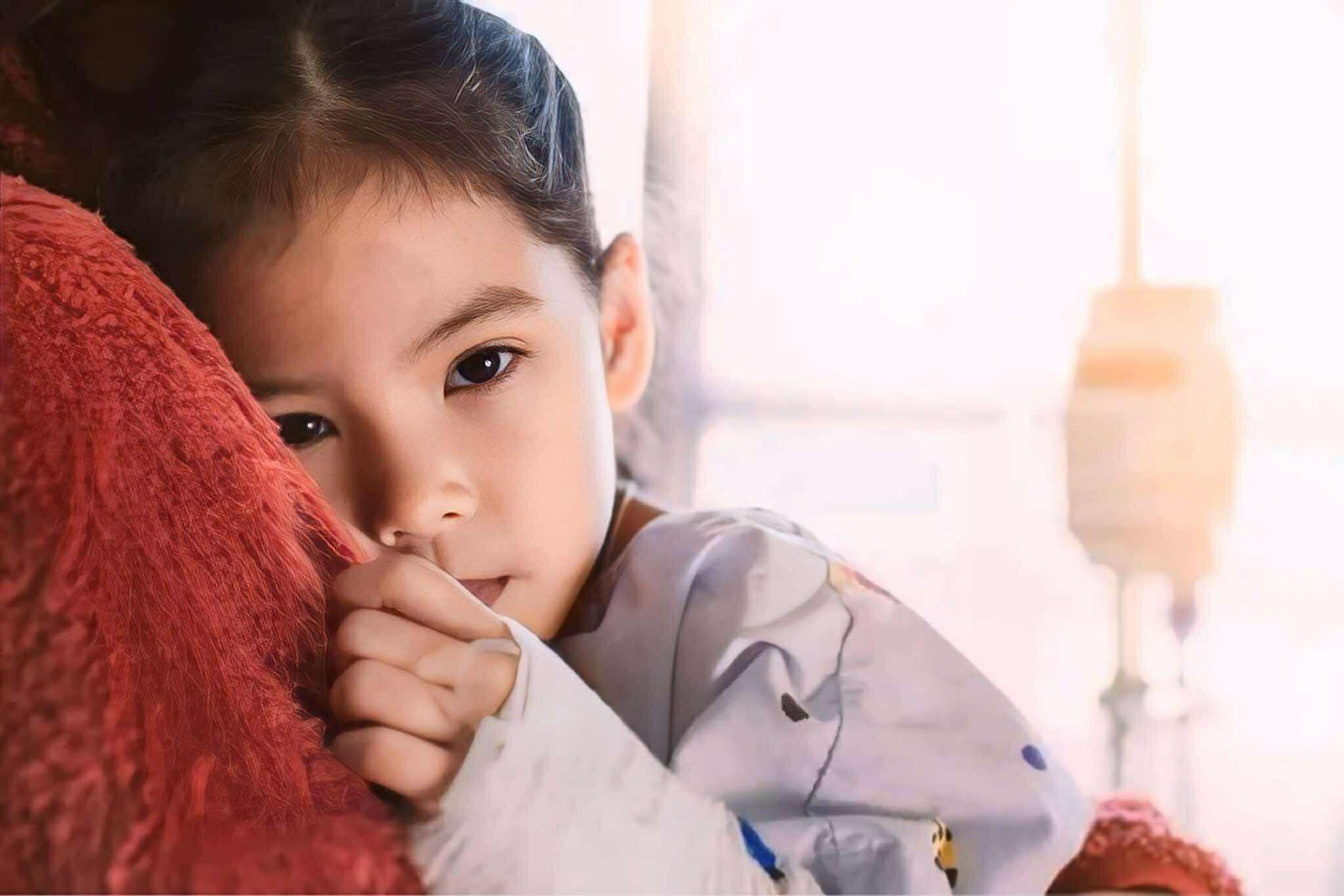 Nhờ con lấy cốc nước, đứa trẻ nói 7 từ khiến người mẹ chết lặng: Có 1 kiểu nuôi dạy khiến con cái vô ơn- Ảnh 1. Nhờ con lấy cốc nước, đứa trẻ nói 7 từ khiến người mẹ chết lặng: Có 1 kiểu nuôi dạy khiến con cái vô ơn- Ảnh 1.