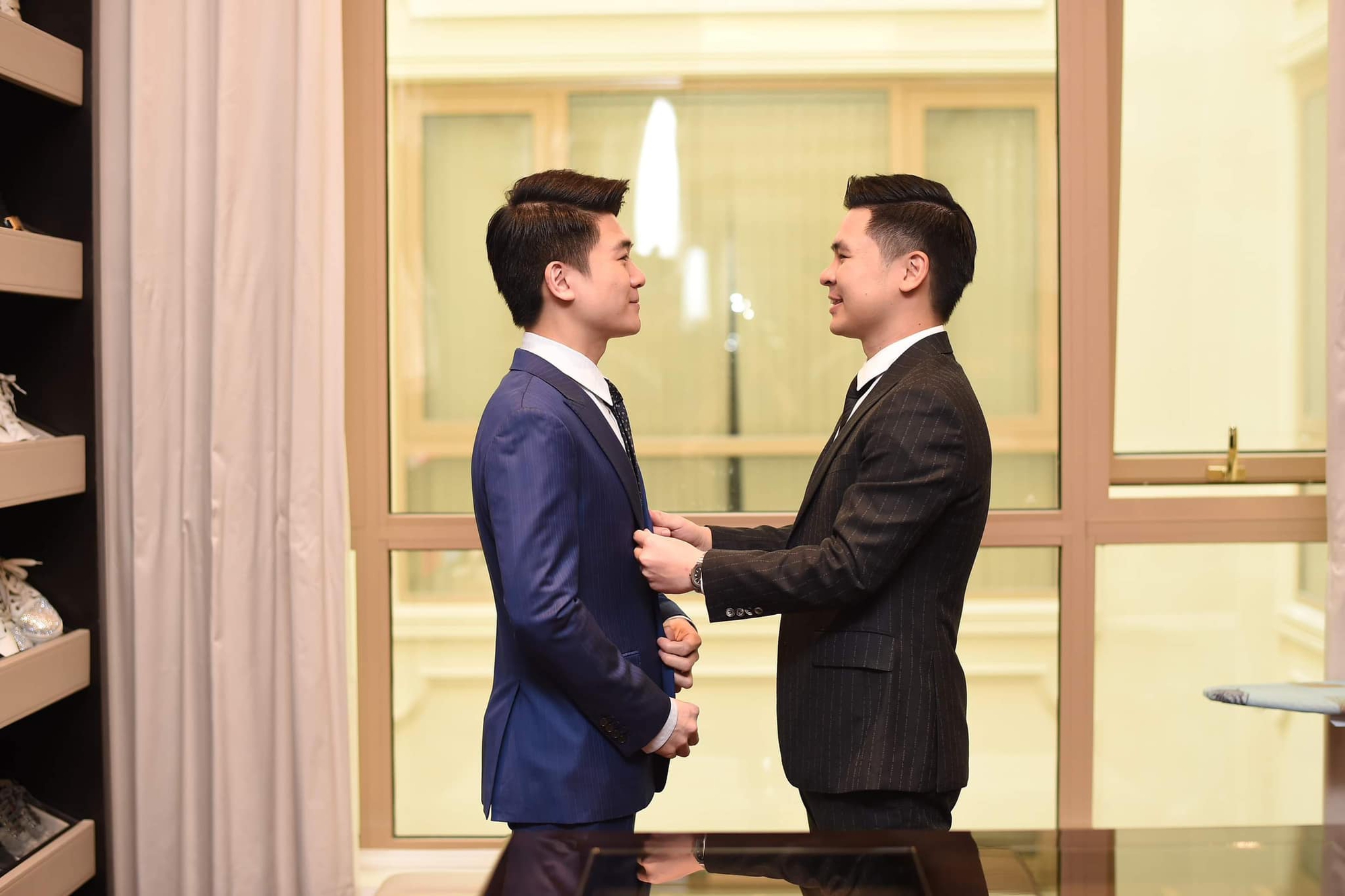 2 thiếu gia nhà bầu Hiển: Anh làm 2 thiếu gia nhà bầu Hiển: Anh làm