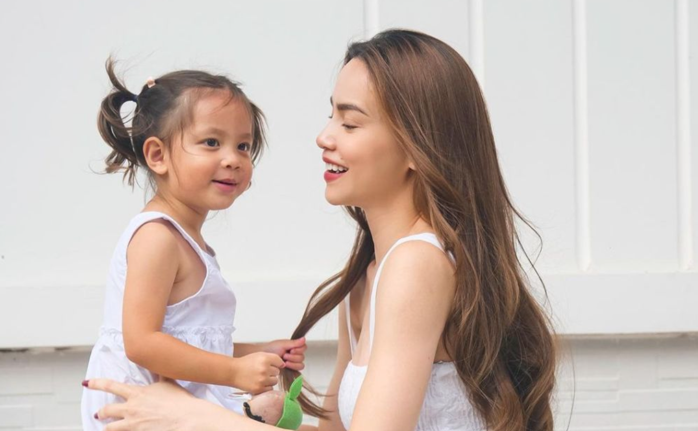 Một bình luận kém duyên dưới clip Hồ Ngọc Hà khoe con gái: Sao có thể phát ngôn như vậy với một đứa trẻ?