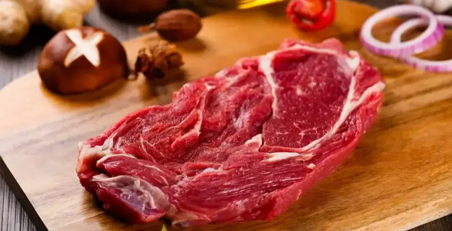 Đi chợ thấy thịt bò treo cao - thịt bò để bàn: Cao thủ ẩm thực liếc mắt 1 giây là biết loại nên mua!- Ảnh 2. Đi chợ thấy thịt bò treo cao - thịt bò để bàn: Cao thủ ẩm thực liếc mắt 1 giây là biết loại nên mua!- Ảnh 2.