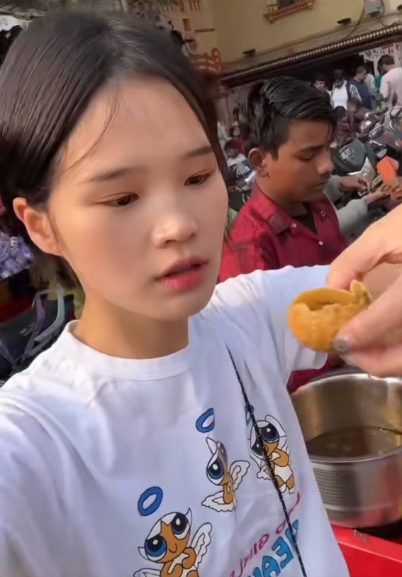 Đi du lịch Ấn Độ 1 tuần và bị tiêu chảy, nữ du khách có pha xử lý Đi du lịch Ấn Độ 1 tuần và bị tiêu chảy, nữ du khách có pha xử lý