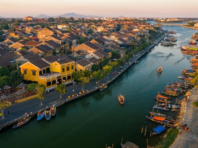 Khách Tây thốt lên: Nếu bạn đến Hội An, nhất định phải thử món đặc sản nổi tiếng bậc nhất này - Ảnh 2. Khách Tây thốt lên: Nếu bạn đến Hội An, nhất định phải thử món đặc sản nổi tiếng bậc nhất này - Ảnh 2.