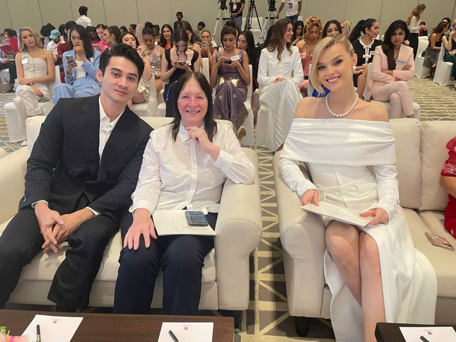 Tuấn Ngọc chấm thi ở Hoa hậu Thế giới - Ảnh 1. Tuấn Ngọc chấm thi ở Hoa hậu Thế giới - Ảnh 1.