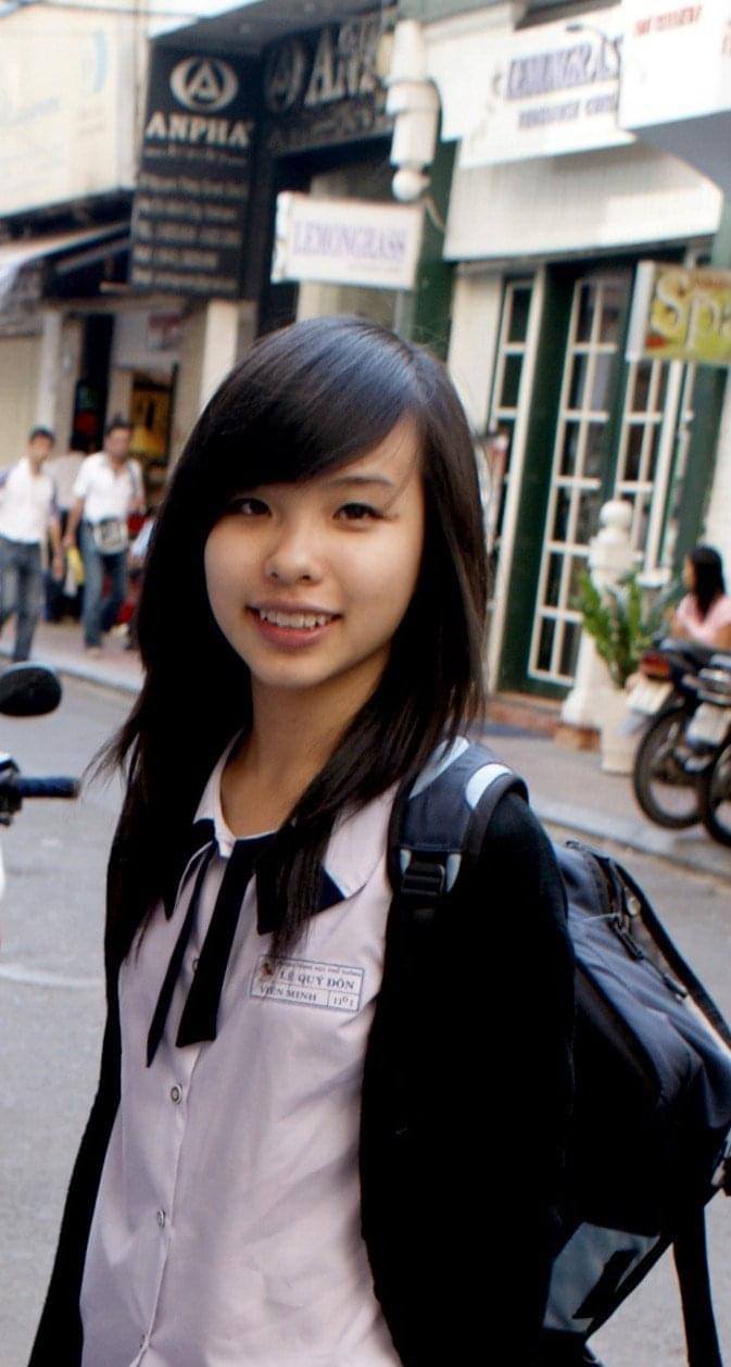 Viên Minh -vợ Công Phượng lộ ảnh hồi đi học, không xinh như hotgirl nhưng khí chất tiểu thư “trâm anh thế phiệt” ngút ngàn- Ảnh 1. Viên Minh -vợ Công Phượng lộ ảnh hồi đi học, không xinh như hotgirl nhưng khí chất tiểu thư “trâm anh thế phiệt” ngút ngàn- Ảnh 1.