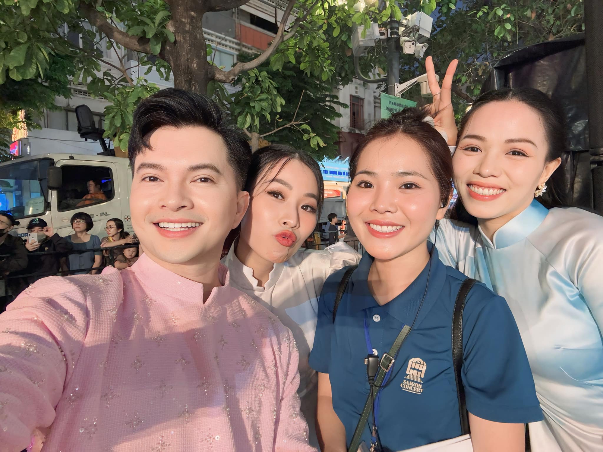 Sao nam Vbiz kết hôn bí mật với bạn gái ngoài ngành, đáp trả căng đét tin đồn lấy vợ để che đậy giới tính- Ảnh 7. Sao nam Vbiz kết hôn bí mật với bạn gái ngoài ngành, đáp trả căng đét tin đồn lấy vợ để che đậy giới tính- Ảnh 7.
