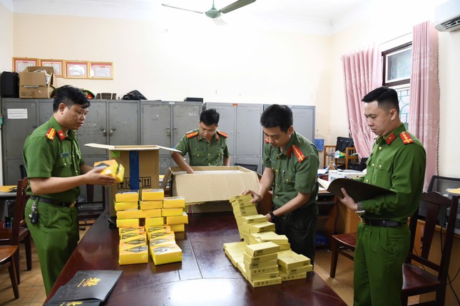 Sản phẩm của đường dây đa cấp thu lợi nghìn tỷ: Chứa chất cương dương không an toàn - Ảnh 2. Sản phẩm của đường dây đa cấp thu lợi nghìn tỷ: Chứa chất cương dương không an toàn - Ảnh 2.