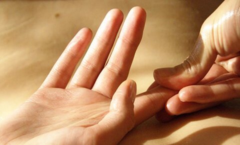 Nhìn tay đo tuổi thọ: Ai có 5 dấu hiệu này trên ngón tay thường sống rất lâu!- Ảnh 3. Nhìn tay đo tuổi thọ: Ai có 5 dấu hiệu này trên ngón tay thường sống rất lâu!- Ảnh 3.