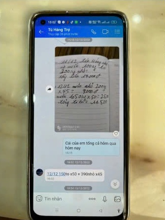 Sùng Bầu bị cộng đồng mạng “quay xe” sau hành động không thể ngờ của ông chủ miến dong Điện Biên - Ảnh 2. Sùng Bầu bị cộng đồng mạng “quay xe” sau hành động không thể ngờ của ông chủ miến dong Điện Biên - Ảnh 2.